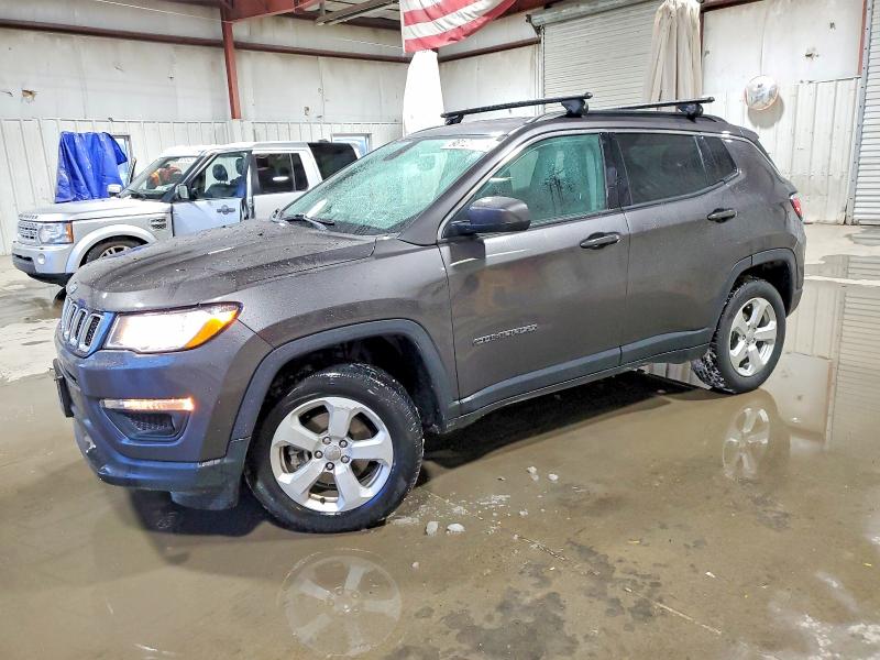 JEEP COMPASS LA 2019 with VIN 3C4NJDBB3KT776413 - Photo from auction
