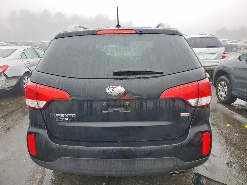 Photo 6 from auction – 2015 KIA SORENTO LX with VIN 5XYKTDA76FG584409