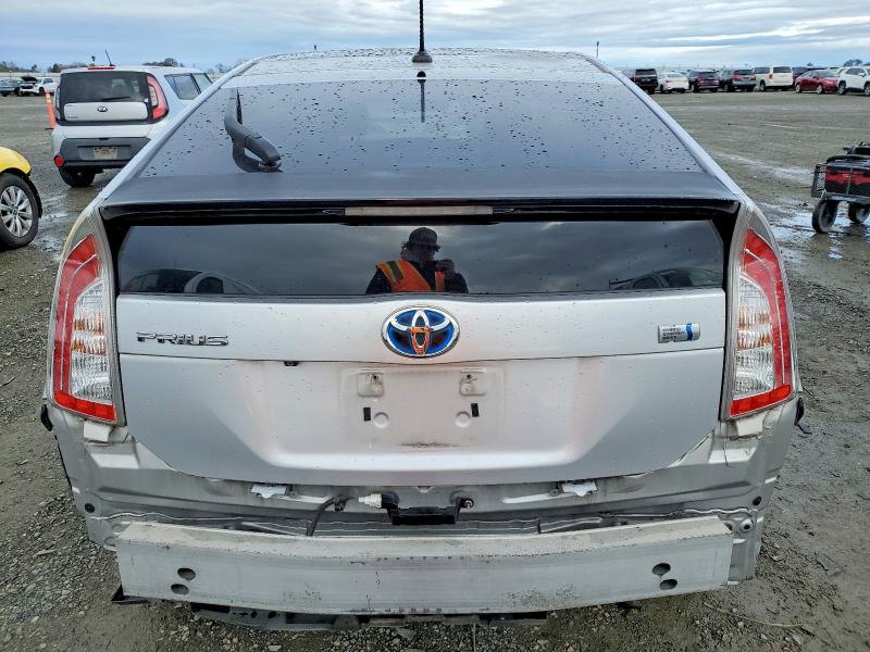 Photo 6 from auction – 2013 TOYOTA PRIUS with VIN JTDKN3DU7D1622295