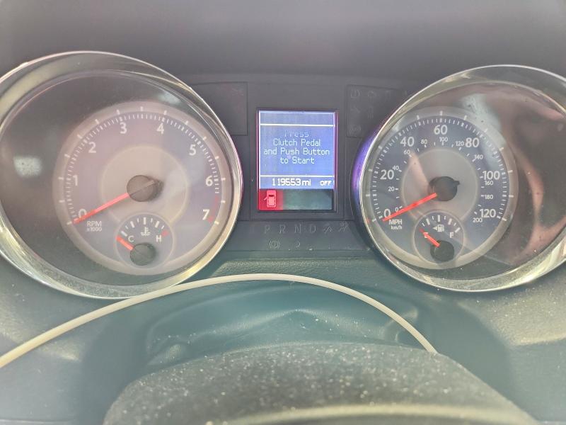 Photo 9 from auction – 2015 CHRYSLER TOWN & COU with VIN 2C4RC1CG0FR705828