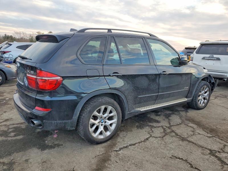 Photo 3 from auction – 2011 BMW X5 XDRIVE3 with VIN 5UXZV4C56BL739221