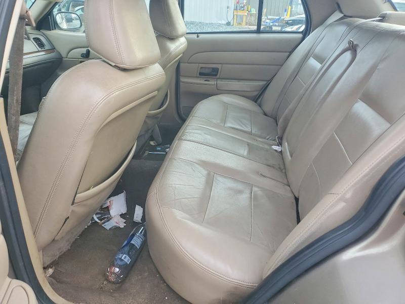 Photo 10 from auction – 2004 FORD CROWN VICT with VIN 2FAFP74W74X115933