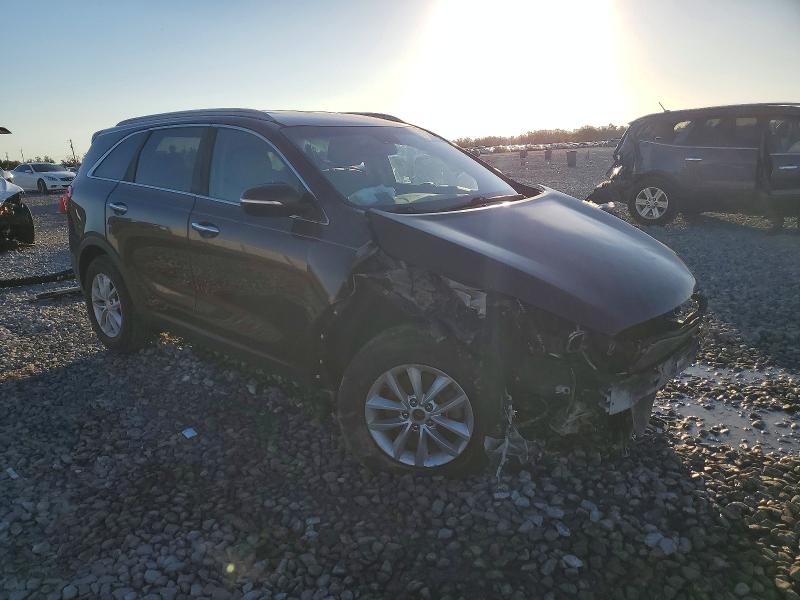 Photo 4 from auction – 2017 KIA SORENTO with VIN 5XYPG4A36HG226592