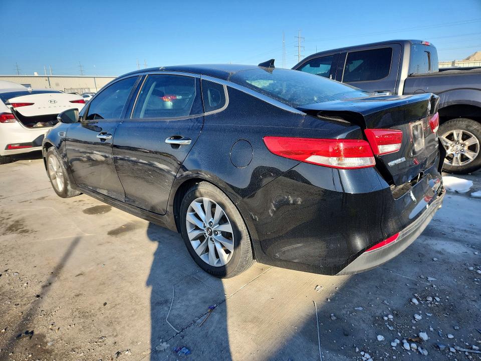 Foto 2 de la subasta – 2016 KIA OPTIMA con VIN 5XXGU4L32GG112811