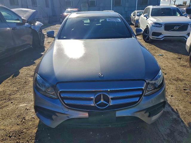 Photo 5 from auction – 2018 MERCEDES-BENZ E with VIN WDDZF4JB5JA335625