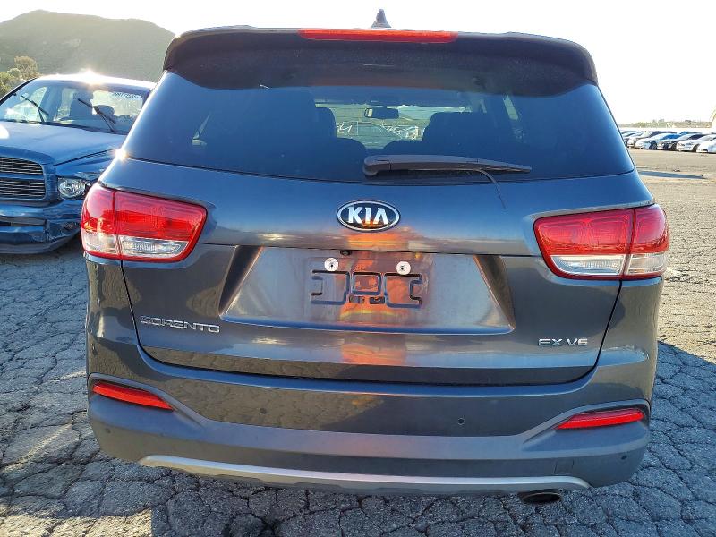 Photo 6 from auction – 2017 KIA SORENTO EX with VIN 5XYPH4A55HG236027