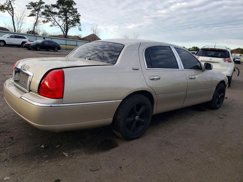 Photo 3 from auction – 2010 LINCOLN TOWN CAR with VIN 2LNBL8CV1AX618688