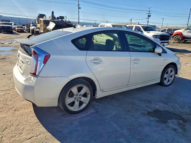 Photo 3 from auction – 2015 TOYOTA PRIUS with VIN JTDKN3DUXF0431690
