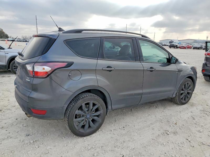 Photo 3 from auction – 2018 FORD ESCAPE SEL with VIN 1FMCU0HD0JUC31379