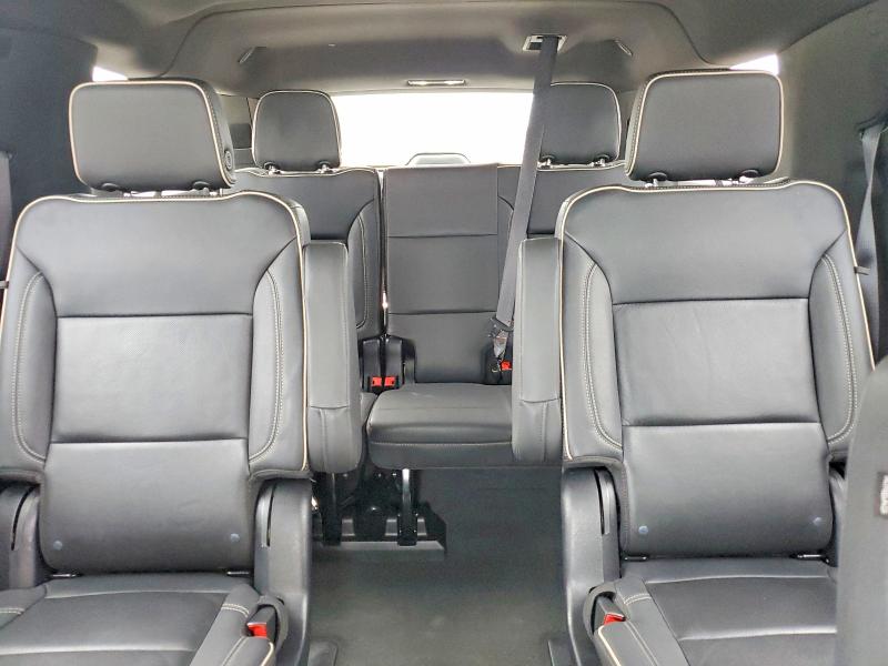 Photo 10 from auction – 2023 CHEVROLET SUBURBAN with VIN 1GNSCFKD8PR282257