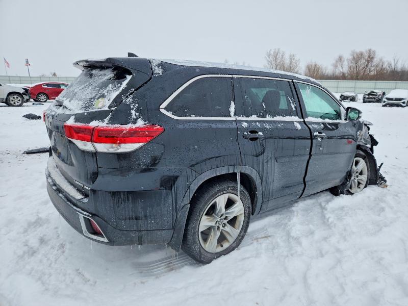Photo 3 from auction – 2017 TOYOTA HIGHLANDER with VIN 5TDDZRFH6HS471443