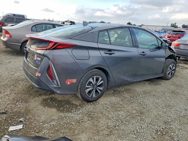 Photo 3 from auction – 2018 TOYOTA PRIUS PRIM with VIN JTDKARFP5J3076506