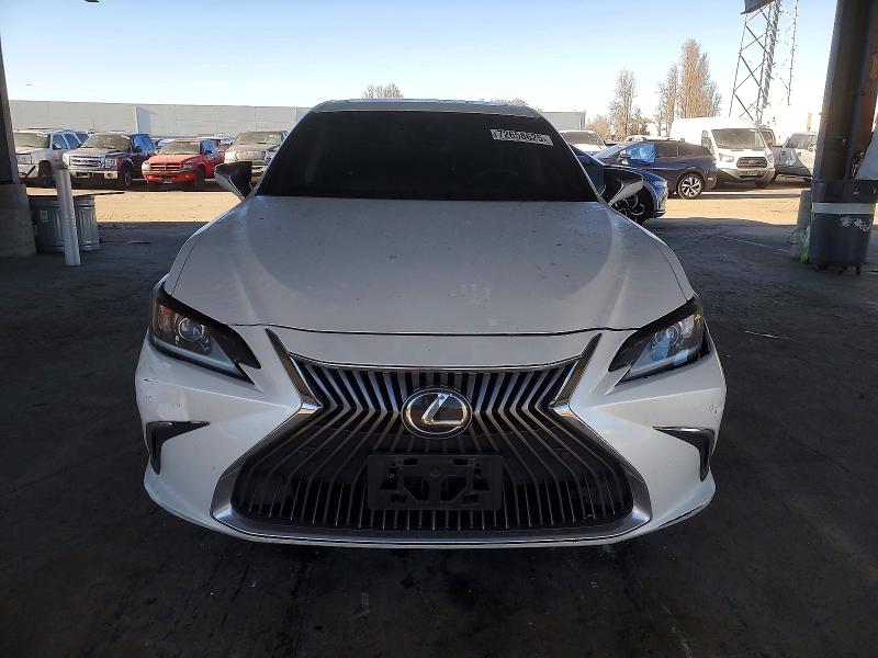 Photo 5 from auction – 2019 LEXUS ES with VIN 58ABZ1B18KU021625