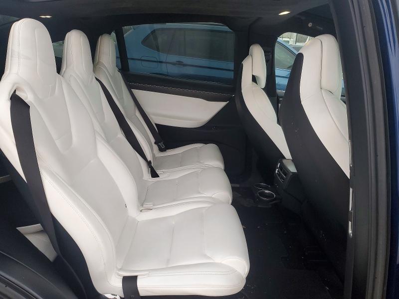 Photo 10 from auction – 2017 TESLA MODEL X with VIN 5YJXCAE29HF044775