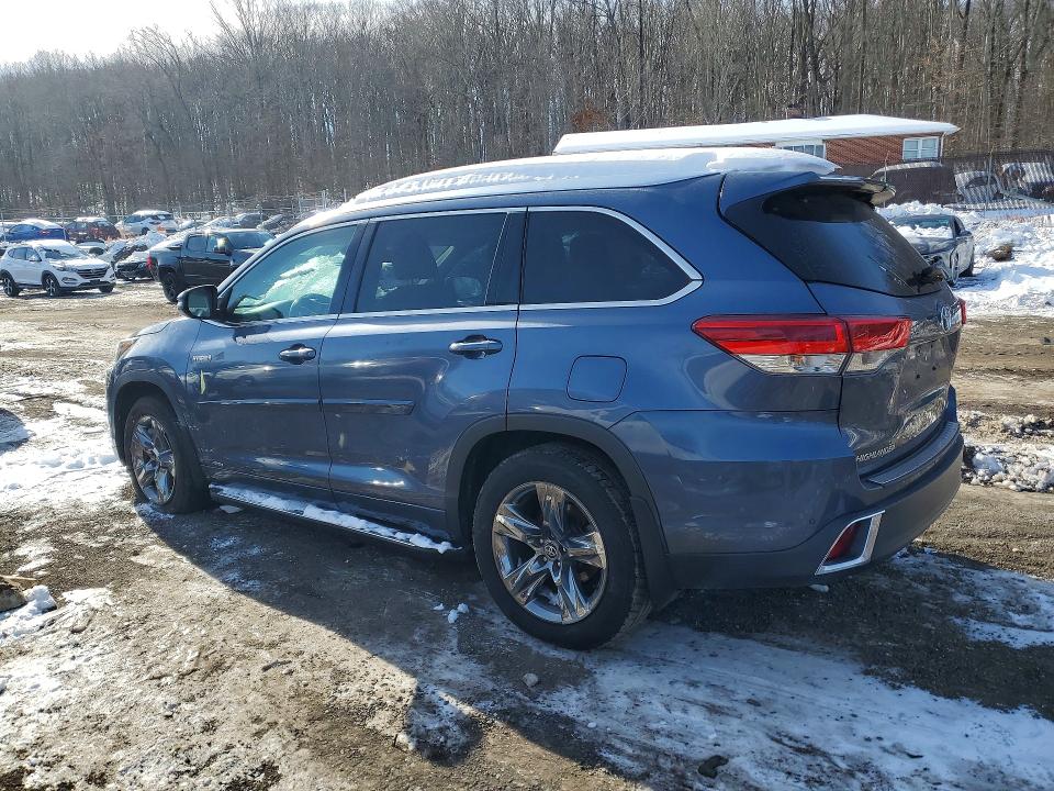Photo 2 from auction – 2018 TOYOTA HIGHLANDER with VIN 5TDDGRFHXJS037926