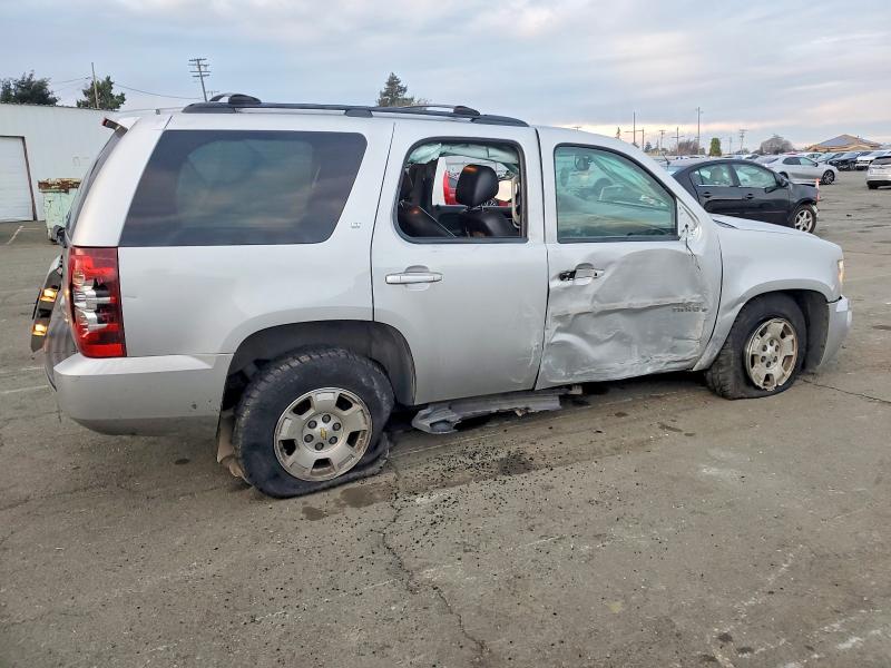 Photo 3 from auction – 2014 CHEVROLET TAHOE with VIN 1GNSCBE09ER122807