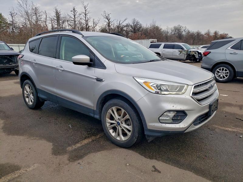 Photo 4 from auction – 2017 FORD ESCAPE SE with VIN 1FMCU9GD5HUE43856