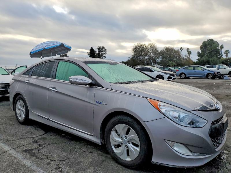 Photo 4 from auction – 2013 HYUNDAI SONATA HYB with VIN KMHEC4A48DA089026