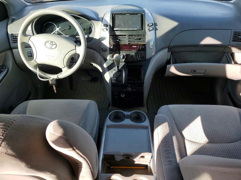 Снимка 8 от търг – 2010 TOYOTA SIENNA с VIN 5TDKK4CC7AS342236