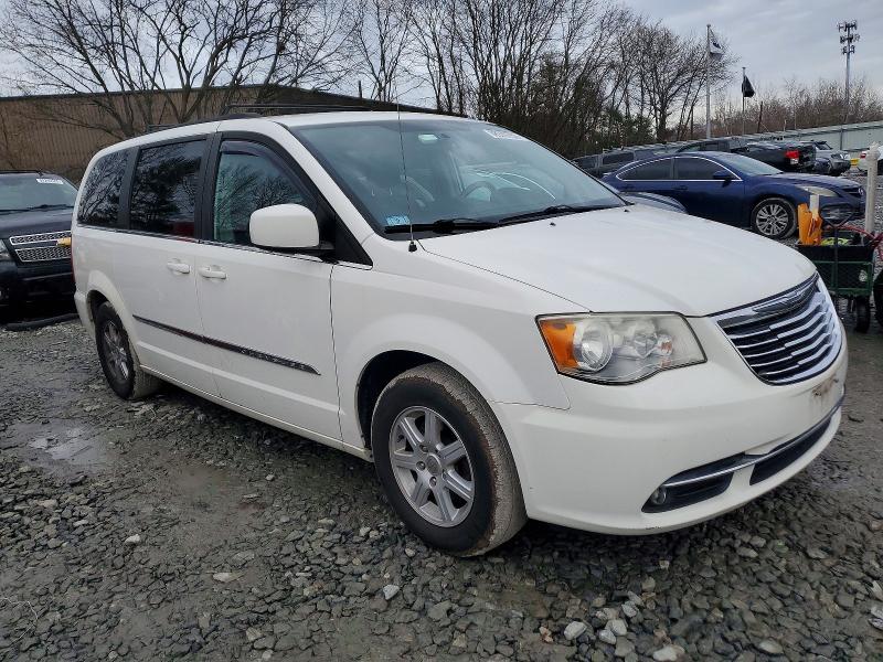Photo 4 from auction – 2012 CHRYSLER TOWN AND C with VIN 2C4RC1BG2CR239977