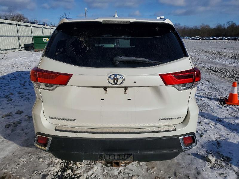 Photo 6 from auction – 2018 TOYOTA HIGHLANDER with VIN 5TDDZRFHXJS867462