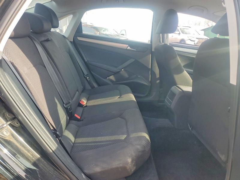 Photo 10 from auction – 2015 VOLKSWAGEN PASSAT with VIN 1VWAT7A36FC040648