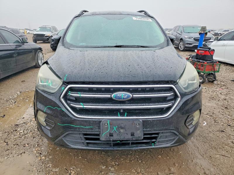 Photo 5 from auction – 2017 FORD ESCAPE with VIN 1FMCU0GD9HUB42664