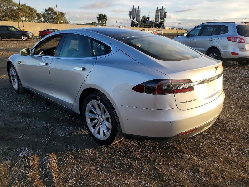 Photo 2 from auction – 2015 TESLA MODEL S 85 with VIN 5YJSA1H2XFFP75269