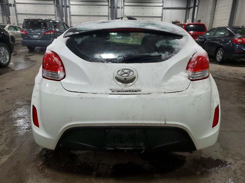 Photo 6 from auction – 2015 HYUNDAI VELOSTER with VIN KMHTC6AD5FU228484