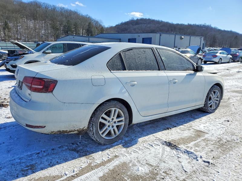 Zdjęcie 3 z aukcji – 2017 VOLKSWAGEN JETTA z VIN 3VW2B7AJ9HM240446
