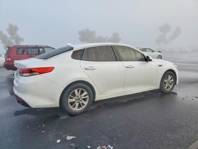 Photo 3 from auction – 2016 KIA OPTIMA with VIN KNAGT4L32G5106754