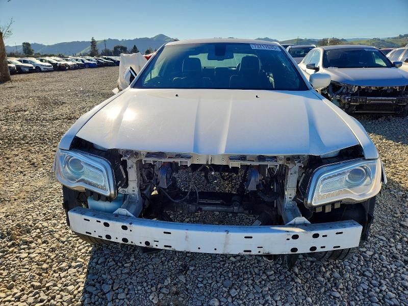 Photo 5 from auction – 2017 CHRYSLER 300 with VIN 2C3CCABG6HH664948
