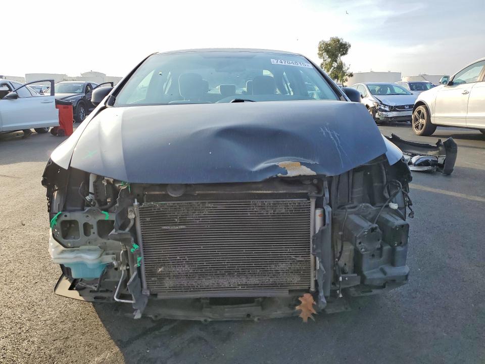 Photo 5 from auction – 2013 HONDA CIVIC LX with VIN 19XFB2F56DE218797
