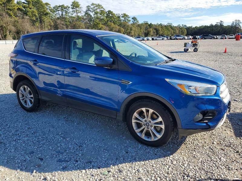 Photo 4 from auction – 2017 FORD ESCAPE SE with VIN 1FMCU0GDXHUE38955