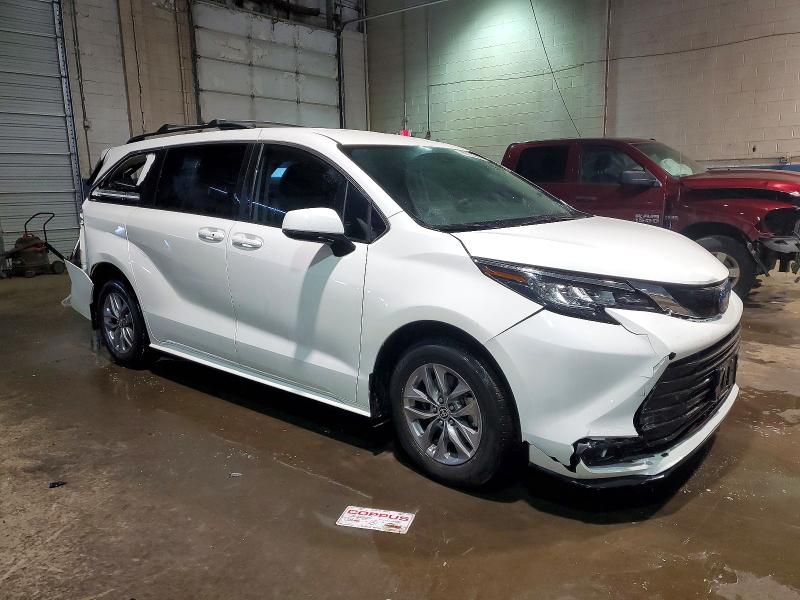 Photo 4 from auction – 2023 TOYOTA SIENNA LE with VIN 5TDKRKEC7PS142592