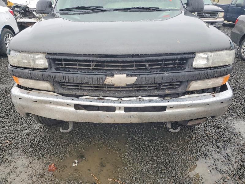 Photo 11 from auction – 2003 CHEVROLET SUBURBAN K with VIN 3GNFK16Z73G203622