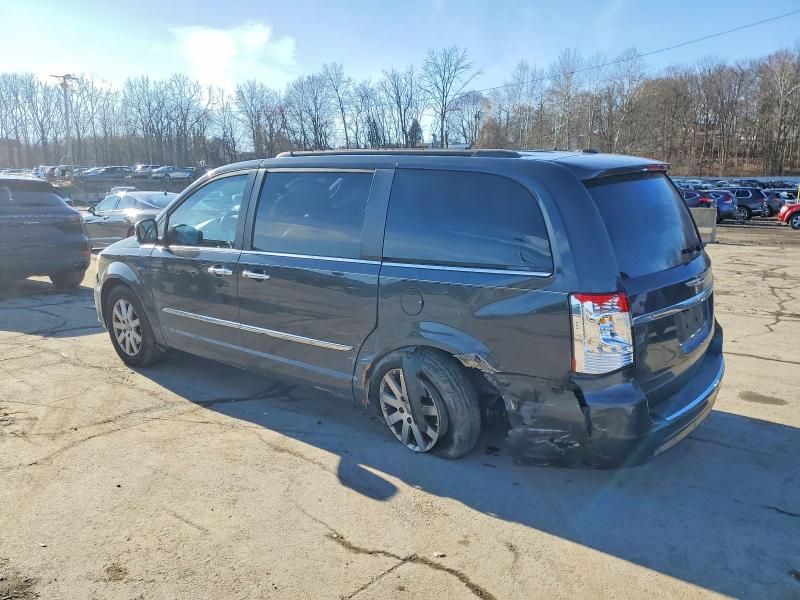 Photo 2 from auction – 2011 CHRYSLER TOWN & COU with VIN 2A4RR8DG7BR782528