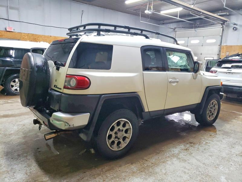 Photo 3 from auction – 2013 TOYOTA FJ CRUISER with VIN JTEBU4BF1DK169794