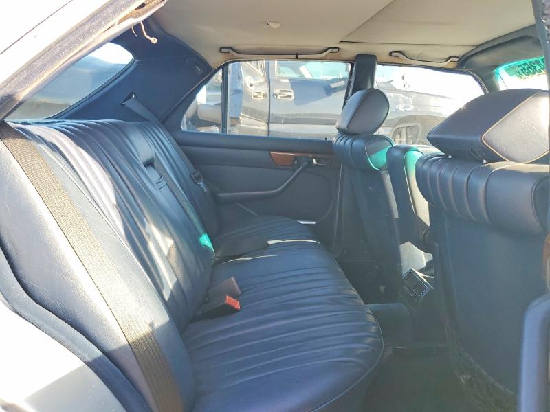 Photo 10 from auction – 1982 MERCEDES-BENZ 300-CLASS with VIN WDBCB20A2CB016719