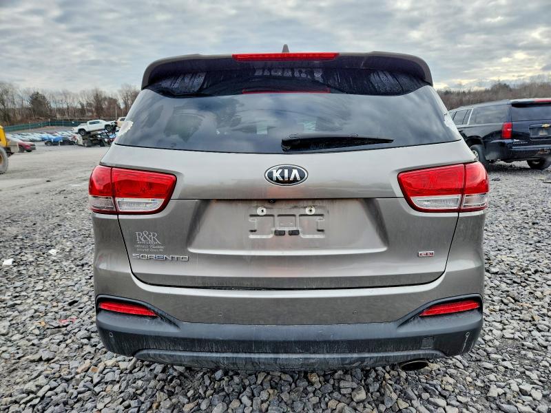 Photo 6 from auction – 2017 KIA SORENTO LX with VIN 5XYPGDA38HG212564