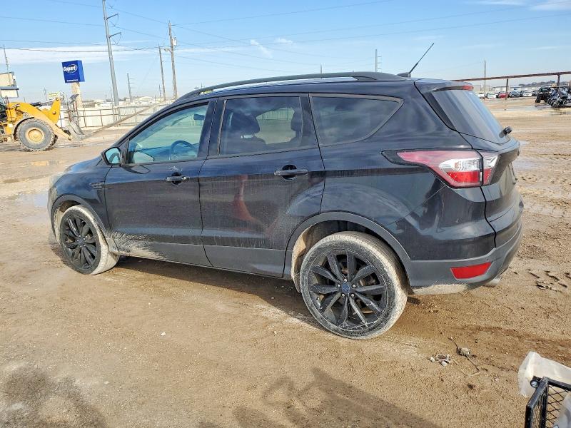 Photo 2 from auction – 2017 FORD ESCAPE with VIN 1FMCU0GD1HUD04125