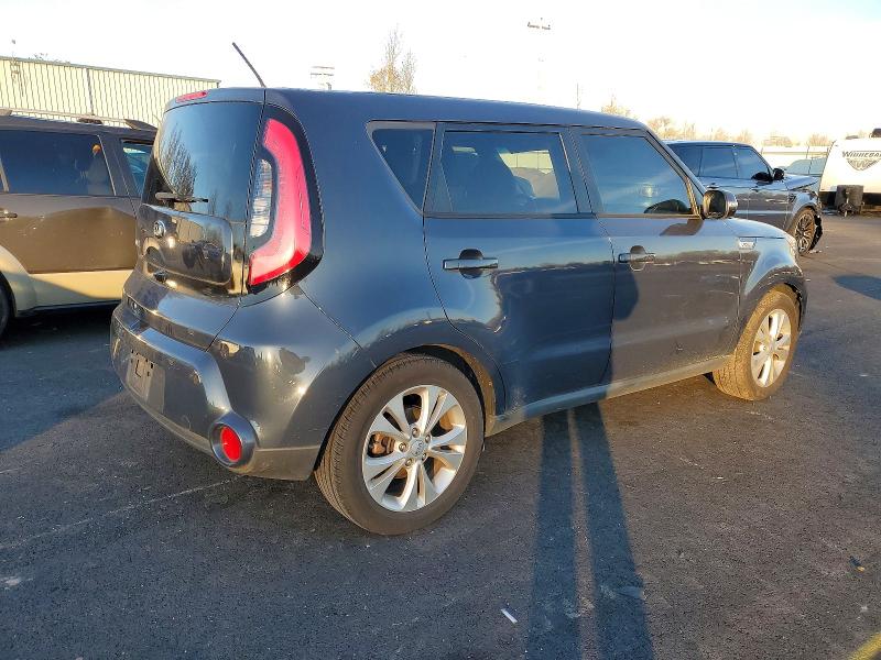 Photo 3 from auction – 2016 KIA SOUL with VIN KNDJX3A50G7243708