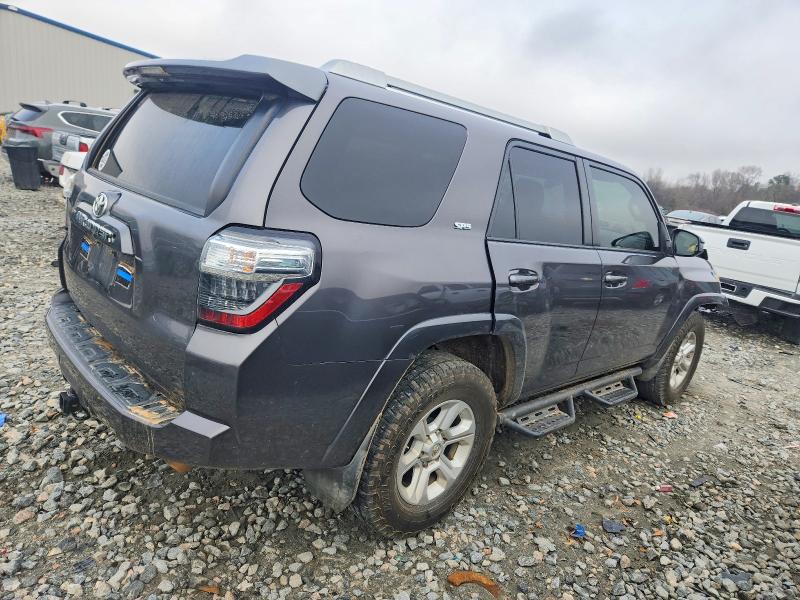 Photo 3 from auction – 2018 TOYOTA 4RUNNER with VIN JTEZU5JR3J5167054
