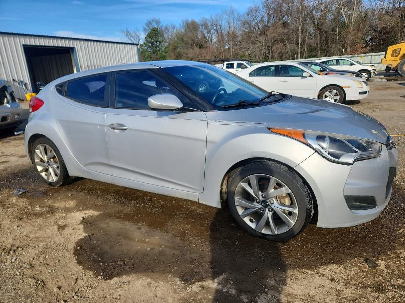 Photo 4 from auction – 2016 HYUNDAI VELOSTER with VIN KMHTC6AD1GU280440