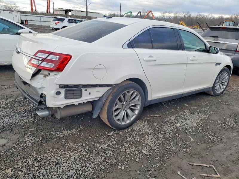 Photo 3 from auction – 2016 FORD TAURUS with VIN 1FAHP2F80GG112344