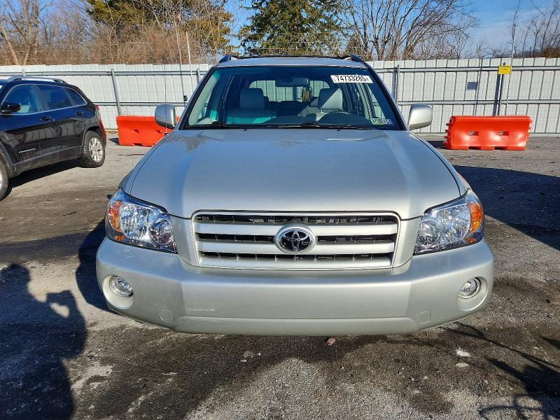 Photo 5 from auction – 2005 TOYOTA HIGHLANDER with VIN JTEHD21A550037879