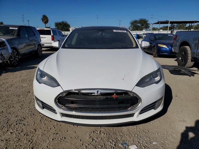 Photo 5 from auction – 2013 TESLA MODEL S with VIN 5YJSA1CN8DFP07003