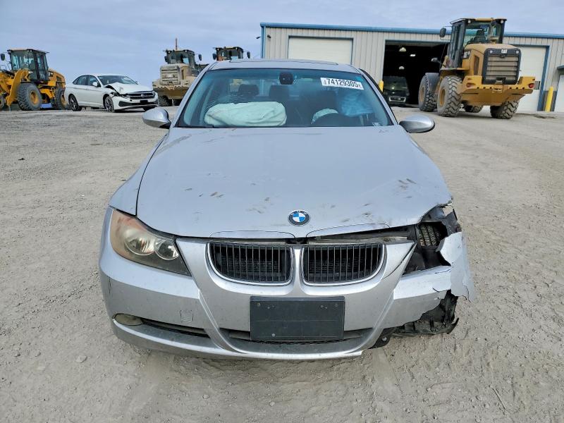 Photo 5 from auction – 2006 BMW 325 with VIN WBAVB13576KX69795
