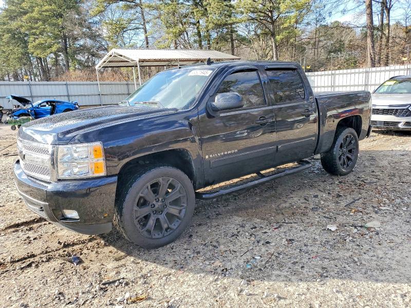 CHEVROLET SILVERADO 2007 with VIN 2GCEC13J071518731 - Photo from auction