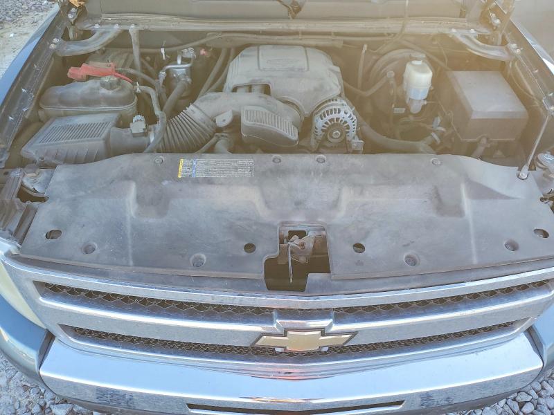Photo 11 from auction – 2011 CHEVROLET SILVERADO with VIN 1GCRKREA7BZ216174